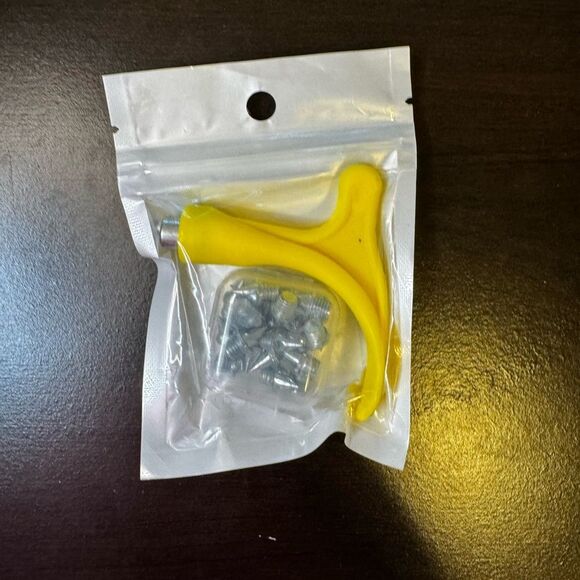 Track Spikes 1/4 in 22 Steel Replacements Wrench Sports Running Track Shoe C3 - Picture 2 of 7